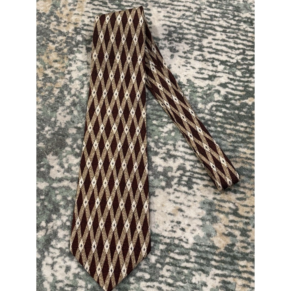 Guess American Classics Men's Necktie Tie Silk Maroon Tan Gold Geometric 57"‎